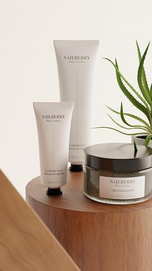 Revitalising Foot Cream | Dry Cracked Heels and Feet | Lightweight Lotion with Hyaluronic Acid | Nourishing Shea Butter | Eucalyptus & Peppermint Essential Oils | Vegan & 99% Natural | 50 ml