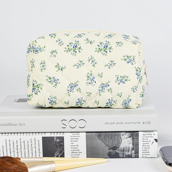 Quilted Makeup Pouch,Cotton Puffy Makeup Bag, Coquette Cosmetic Bag for Women and Girls, Aesthetic Organizer Bag, Cute Flower Travel Toiletry Bag