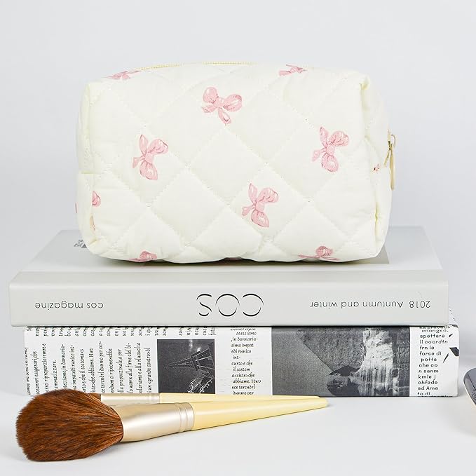 Quilted Makeup Pouch,Cotton Puffy Makeup Bag, Coquette Cosmetic Bag for Women and Girls, Aesthetic Organizer Bag, Cute Flower Travel Toiletry Bag