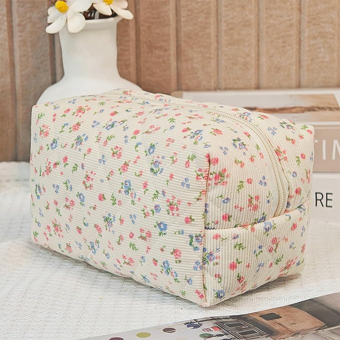 Quilted Makeup Pouch,Cotton Puffy Makeup Bag, Coquette Cosmetic Bag for Women and Girls, Aesthetic Organizer Bag, Cute Flower Travel Toiletry Bag