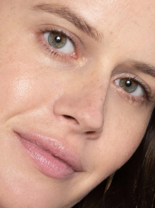 ILIA - Super Serum Skin Tint SPF 40 | Non-Comedogenic, Vegan, Lightweight to Help Against Blue Light, + Pollution while Hydrating, Smoothing, + Refining (Shela ST8, 1 fl oz | 30 ml)