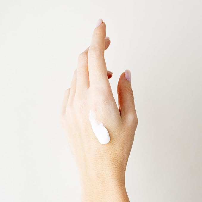 Panier des Sens - Small Hand Cream for Dry Cracked Hands – Blooming Iris Mini Hand Lotion for Dry Skin - With Shea Butter and Olive Oil - Hand Care 97% Natural Ingredients - Travel Size 1 floz