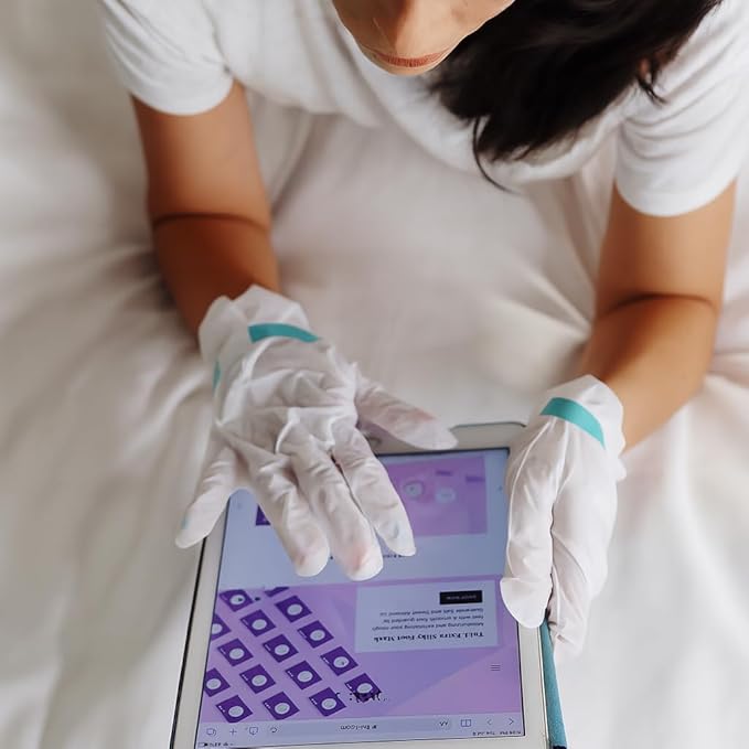 Catherine Muller Floral Hand Mask 1 Pair, Moisturizing Gloves for Dry Hands with Elder Flower & CICA, Repairing and Nourishing Hand Care Treatment for Cracked, Rough, and Dry Skin, Stocking Stuffer