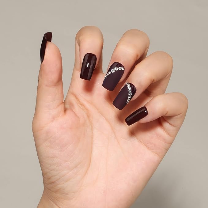 MAYCHAO 15ML Gel Nail Polish 1Pc Deep Cherry Red Nail Polish Soak Off UV LED Blood Red Nail Gel Polish Nail Art Starter Manicure Salon DIY at Home, 0.5 OZ