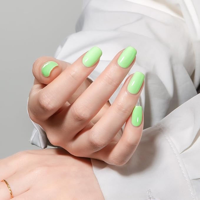 MAYCHAO 15ML Light Milky Green Gel Nail Polish 1Pc Pastel Green Gel Polish Soak Off UV LED Nail Polish Nail Art Starter Manicure Salon DIY at Home, 0.5 OZ