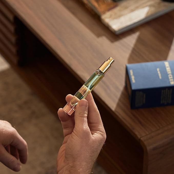 Caswell-Massey Woodgrain Sandalwood Cologne Spray, Spicy Sandalwood with Cedar and Hints of Citrusy Musk, Fragrance for Men, Made in USA, 0.25 Oz