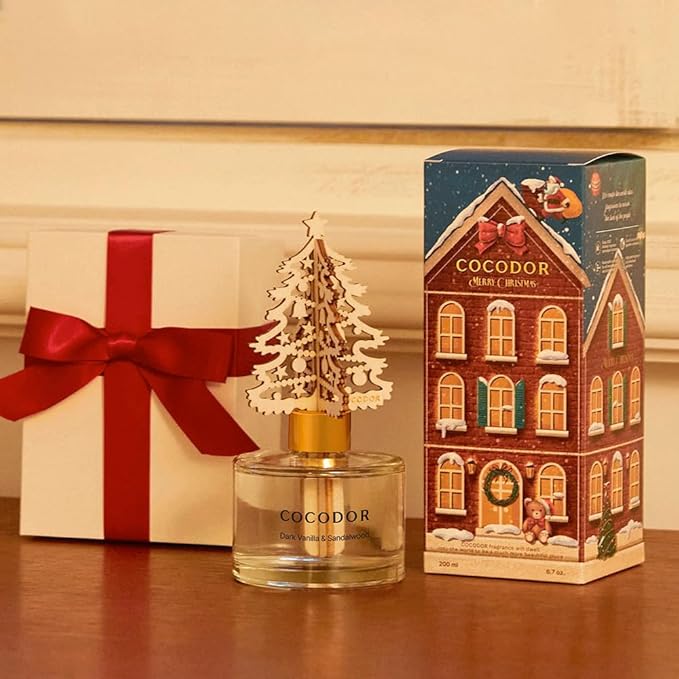COCODOR Christmas White Tree Reed Diffuser/Snow Dark Vanilla&Sandalwood/ 6.7oz / Scent Fragrance Oil Diffuser for Bedroom Bathroom Home Decor for Xmas & Festive Winter