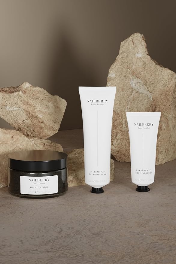 Revitalising Foot Cream | Dry Cracked Heels and Feet | Lightweight Lotion with Hyaluronic Acid | Nourishing Shea Butter | Eucalyptus & Peppermint Essential Oils | Vegan & 99% Natural | 50 ml