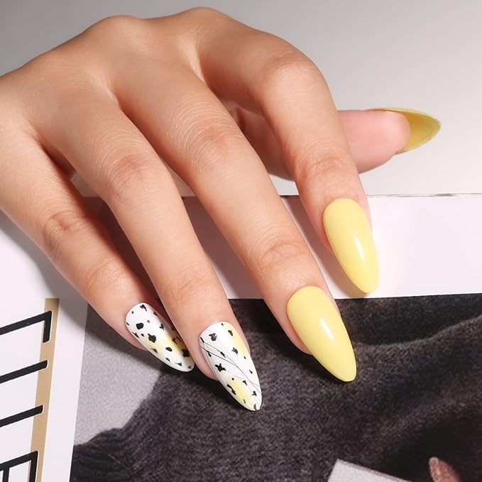 MAYCHAO 15ML Goose Yellow Gel Nail Polish 1Pc Bright Yellow Gel Polish Soak Off UV LED Nail Polish Nail Art Starter Manicure Salon DIY at Home, 0.5 OZ