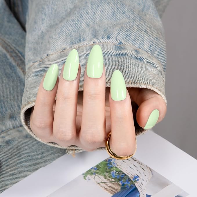 MAYCHAO 15ML Pale Green Gel Nail Polish 1Pc Light Green Gel Polish Soak Off UV LED Nail Polish Nail Art Starter Manicure Salon DIY at Home, 0.5 OZ