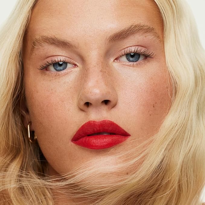 ILIA - Lip Sketch Hydrating Crayon | Hydrate, Plump, Smooth, Strengthen | Long Lasting up to 12-Hours, Bleed-Resistant, Soft-Matte | Barrier-Building, Non-Toxic, Cruelty-Free (Piazza)