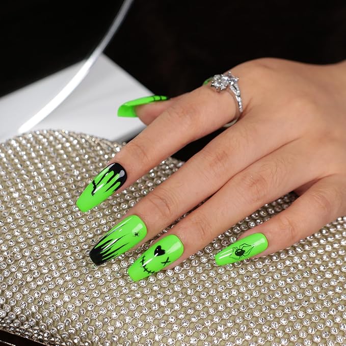 MAYCHAO 15ML Neon Green Gel Nail Polish 1Pc Bright Green Gel Polish Soak Off UV LED Nail Polish Nail Art Starter Manicure Salon DIY at Home, 0.5 OZ