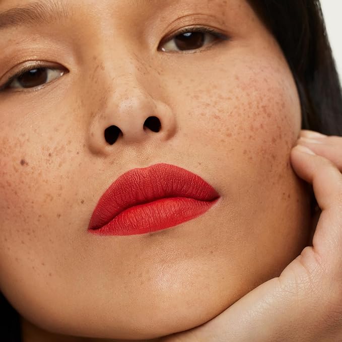 ILIA - Lip Sketch Hydrating Crayon | Hydrate, Plump, Smooth, Strengthen | Long Lasting up to 12-Hours, Bleed-Resistant, Soft-Matte | Barrier-Building, Non-Toxic, Cruelty-Free (Piazza)