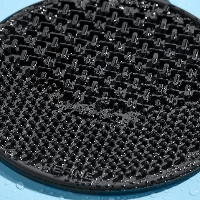 Sigma Beauty - Palmat® - Makeup Brush Cleaner - Perfect for Travel and On the Go - Palm Sized - Black