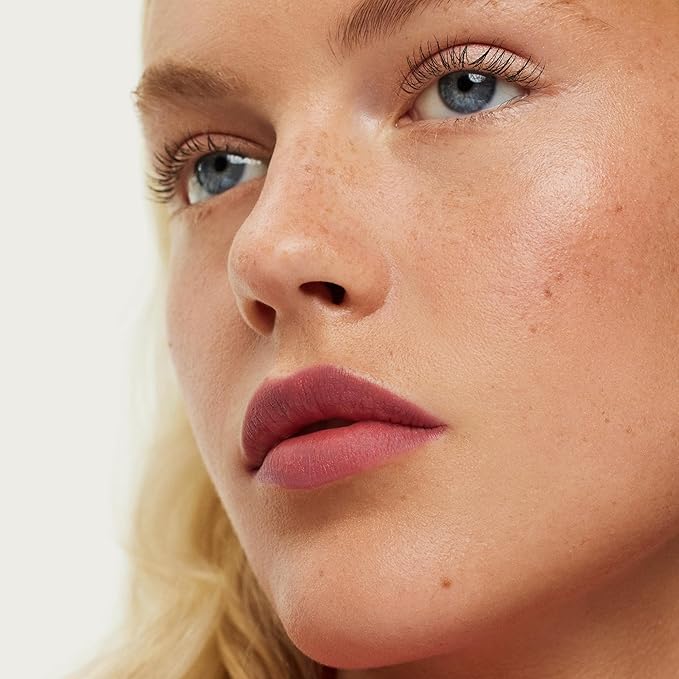 ILIA - Lip Sketch Hydrating Crayon | Hydrate, Plump, Smooth, Strengthen | Long Lasting up to 12-Hours, Bleed-Resistant, Soft-Matte | Barrier-Building, Non-Toxic, Cruelty-Free (Rhyme)