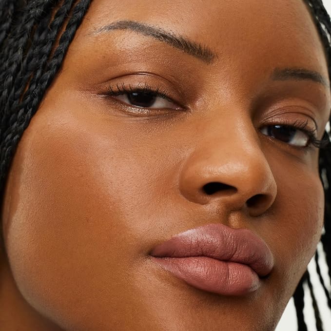 ILIA - Lip Sketch Hydrating Crayon | Hydrate, Plump, Smooth, Strengthen | Long Lasting up to 12-Hours, Bleed-Resistant, Soft-Matte | Barrier-Building, Non-Toxic, Cruelty-Free (Banquette)