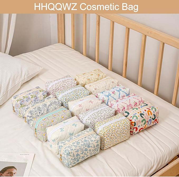 Makeup Bag Travel Cosmetic Bag for Women Girls, Zipper Make Up Pouch, Floral Flowers Toiletry Organizer Makeup, Portable Storage Cosmetic Travel Cloth Bag (Large Blue Flowers)