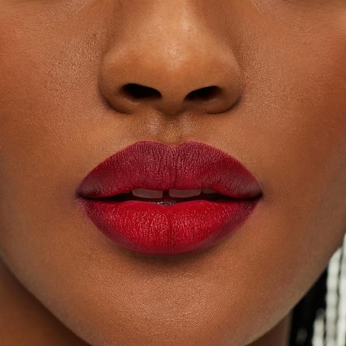 ILIA - Lip Sketch Hydrating Crayon | Hydrate, Plump, Smooth, Strengthen | Long Lasting up to 12-Hours, Bleed-Resistant, Soft-Matte | Barrier-Building, Non-Toxic, Cruelty-Free (Case Study)