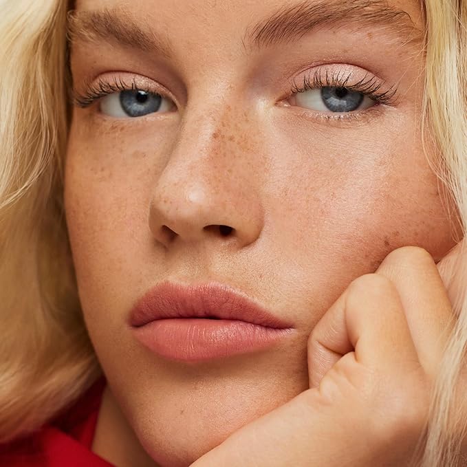 ILIA - Lip Sketch Hydrating Crayon | Hydrate, Plump, Smooth, Strengthen | Long Lasting up to 12-Hours, Bleed-Resistant, Soft-Matte | Barrier-Building, Non-Toxic, Cruelty-Free (Pampas)