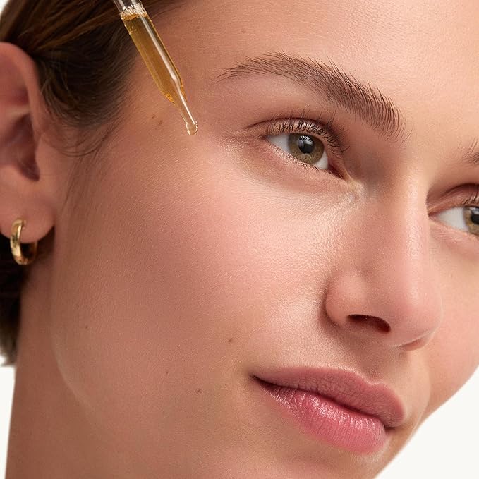 goop Beauty 20% Vitamin C + Hyaluronic Acid Serum | Improves Tone, Texture, & Hydration | L-ascorbic Acid and Hyaluronic Acid | Paraben and Silicone Free | 1 fl oz