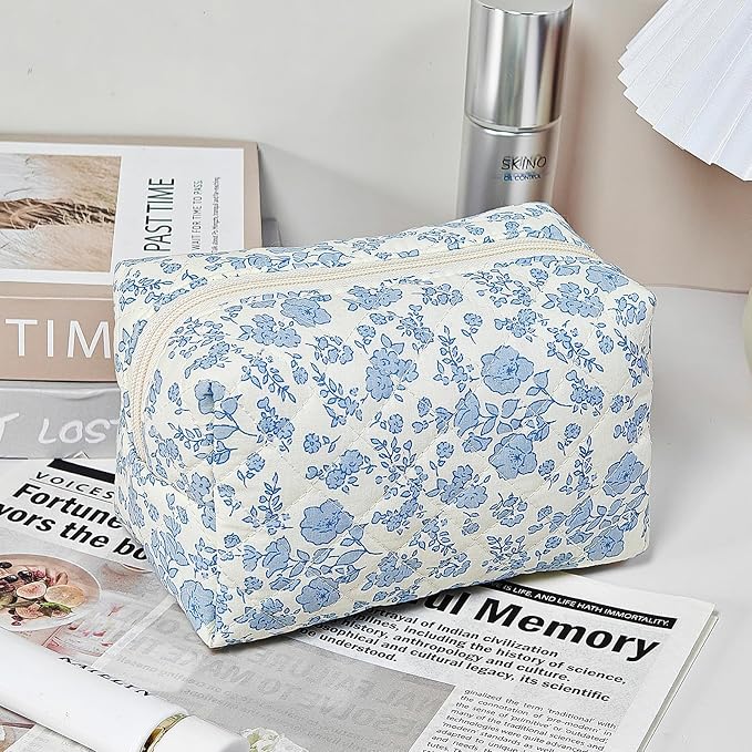 Quilted Makeup Pouch,Cotton Puffy Makeup Bag, Coquette Cosmetic Bag for Women and Girls, Aesthetic Organizer Bag, Cute Flower Travel Toiletry Bag