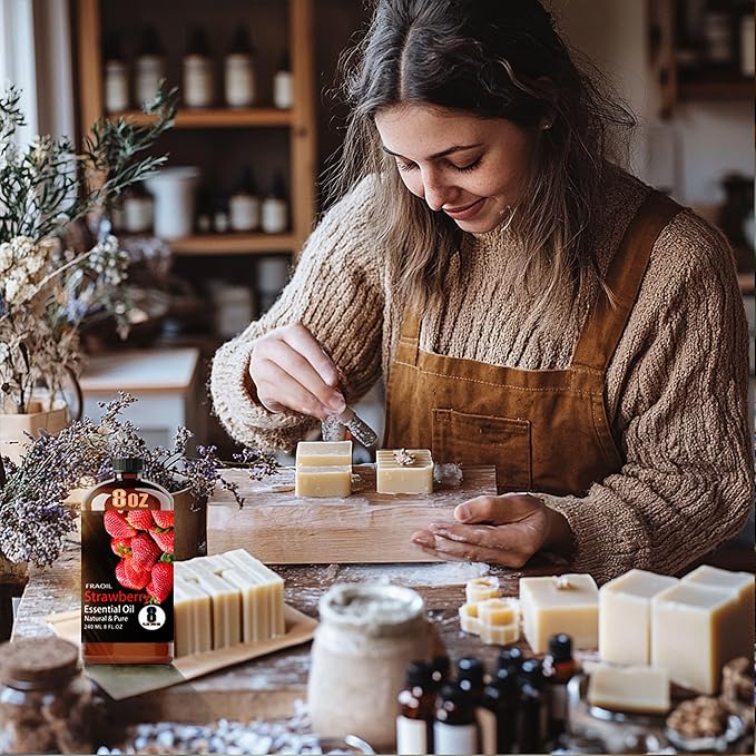 Strawberry Essential Oil, Strawberry Oil 8 Fl Oz 240ML for Diffuser Humidifier Yoga Cleaning DIY Candle Soap Making Perfume Gift for Women Essential Oils